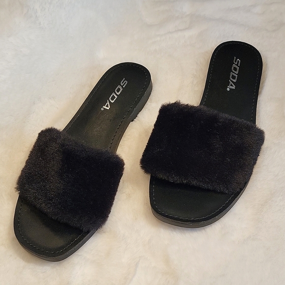 SODA ♡ Sweet-Cute 'n Sexy Black Faux Fur Flat Slip On Slippers 6 - Picture 17 of 17